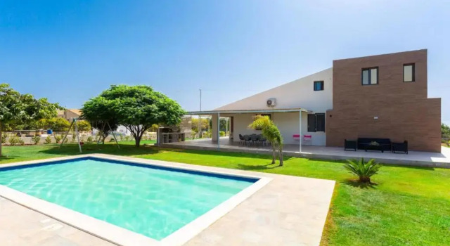 Вилла Villa Akos Large Private Pool AC WiFi