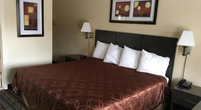 Номер Standard Whitney Inn & Suites