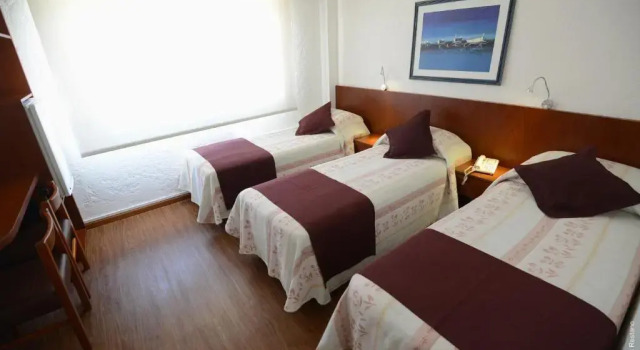 Трёхместный номер Standard Hotel Ajax
