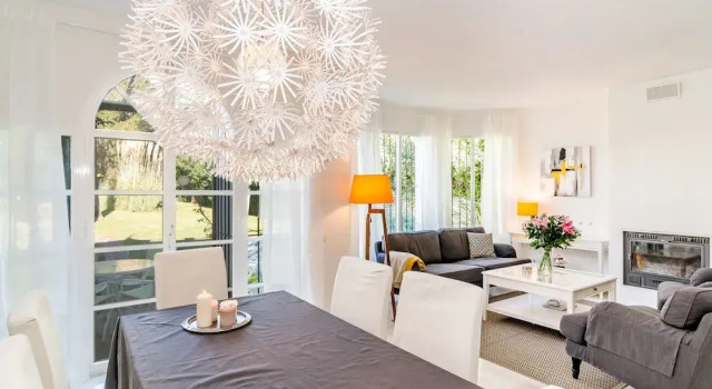 SE-Spacious townhouse in Nueva Andalucia Roomservice, Book Hotel Nueva Andalucia Andalusien