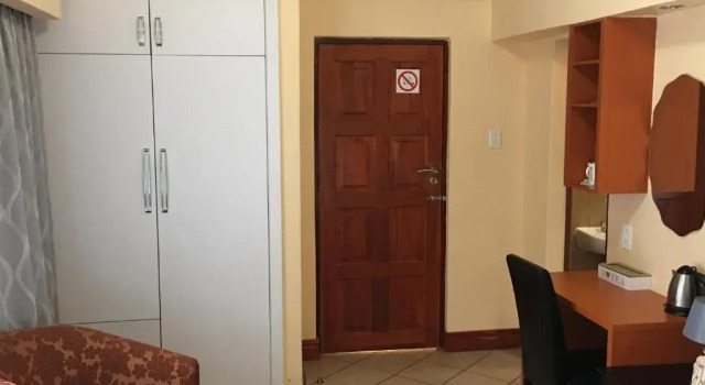 Riverton Manor, Boek Hotel Hotels in Gauteng met parkeren, Parkeren