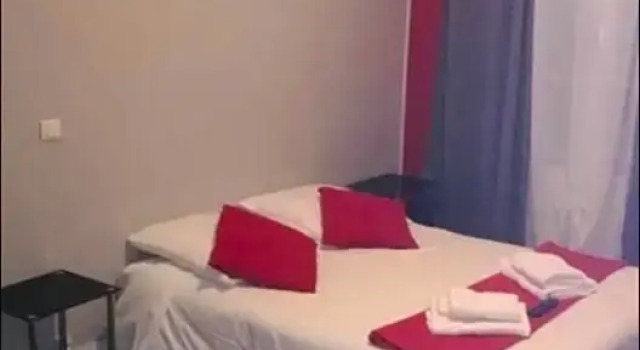 Le toro bleu, Book Hotel Hoteller i Great Eastern Region med parkering, Parkering