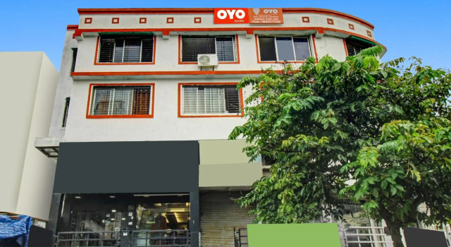 OYO Flagship 70030 Gopika Stay Inn