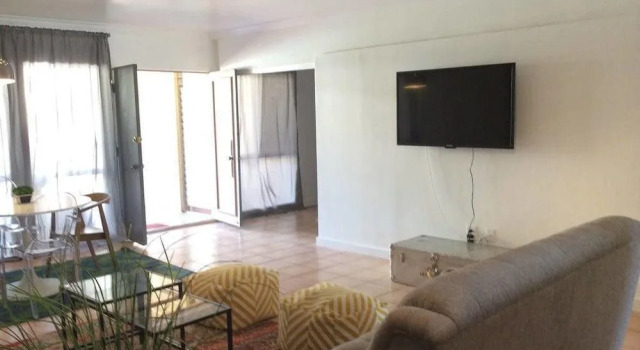 Spacious Downtown Condo, Забронировать Отель Палм-Спрингс Coachella Valley, рядом с Desert Regional Medical Center