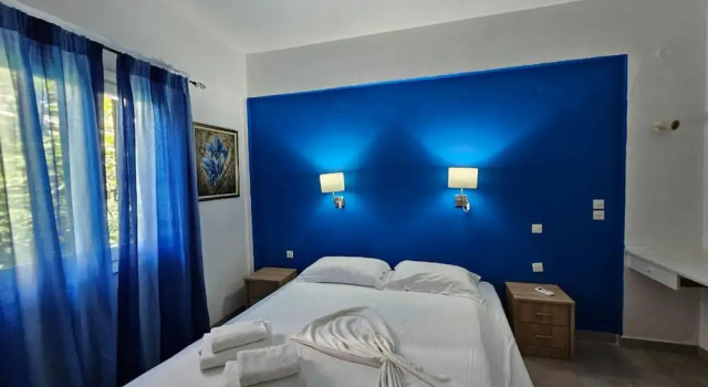 Corfu Glyfada Menigos 150
