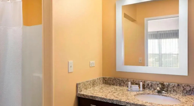 Четырёхместный люкс с 2 комнатами TownePlace Suites Chicago Naperville