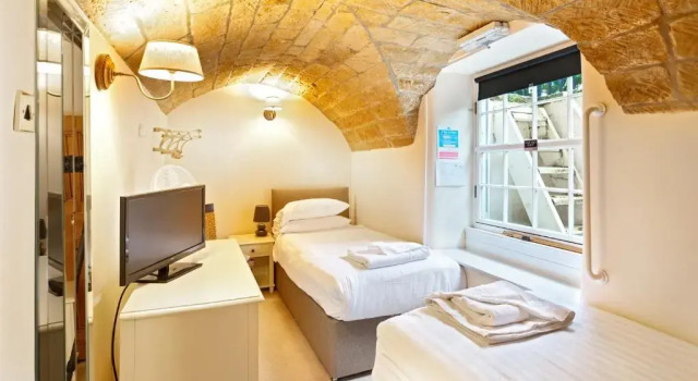 Коттедж с 4 комнатами Oakerthorpe Holiday Village