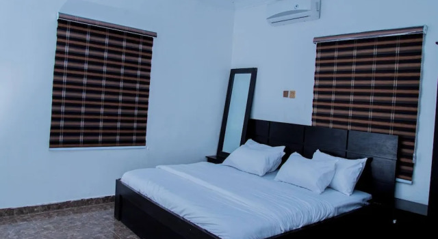 Julie Moradeke Serviced Apartment Suites, Đặt Căn hộ Osogbo 