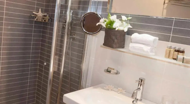 Трёхместный номер Standard Hotel Mariver