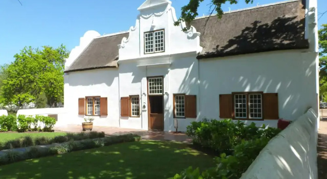Hunneyball House, Забронировать Отель Отели Стелленбос с парковкой, рядом с African Art Boutique Stellenbosch, Парковка