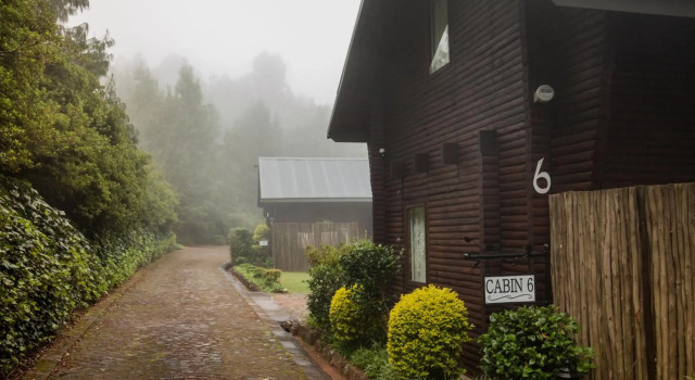Viewpoint - Cabin 4, Prenota Hotel Haenertsburg 