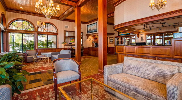 Best Western Plus Dockside Waterfront Inn, Забронировать Отель СПА-отели Макино-Сити, рядом с Гольф-клуб Animal Tracks Adventure, SPA-услуги