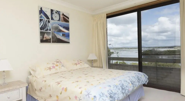 Lakeshore Lodge unit 11