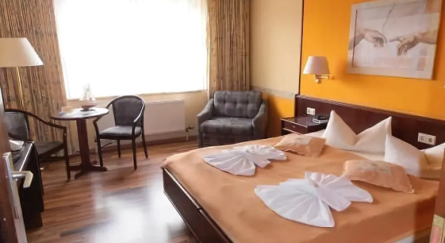 Hotel Albatros, Забронировать Отель Отели Остзеебад-Гёрен 3 звезды, 3*