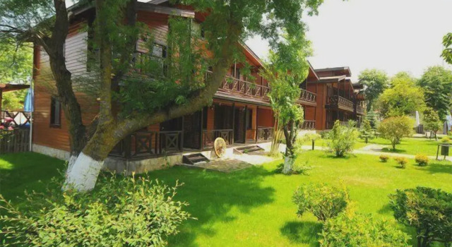 Komfortowy dwuosobowy pokój i balkonem Robin's Nest