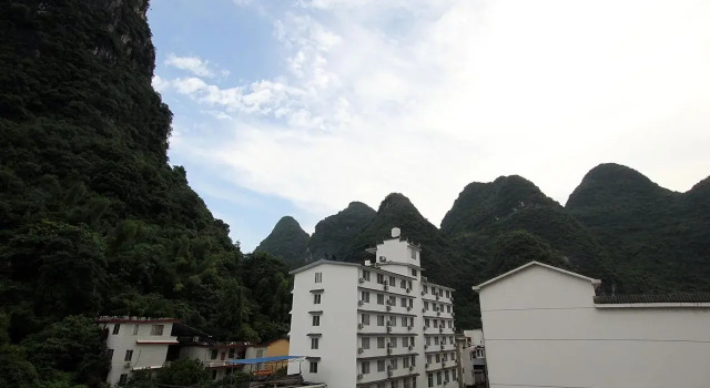 Yangshuo Travellers Land Youth Hostel, Забронировать Хостел Хостелы Яншо, рядом с Парк Яншо, Хостел