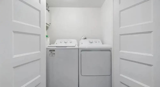 Downtown Metro Frontenac 2 BR new Apartment max 6p, Rezervasyon Daire Montreal Quebec