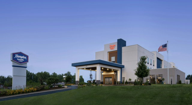 Hampton Inn & Suites Moline-Quad City Intl Aprt, Забронировать Отель Молин Quad Cities