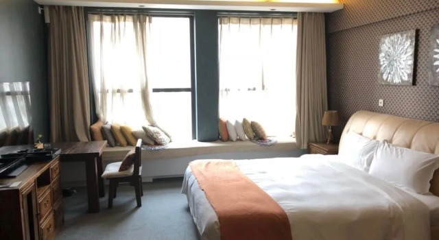 Poseidon Manor Service Apartment