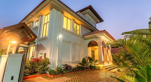 ELIVAAS Casa Bonita 4BHK Villa With Pool, Prenota Villa Nerul 