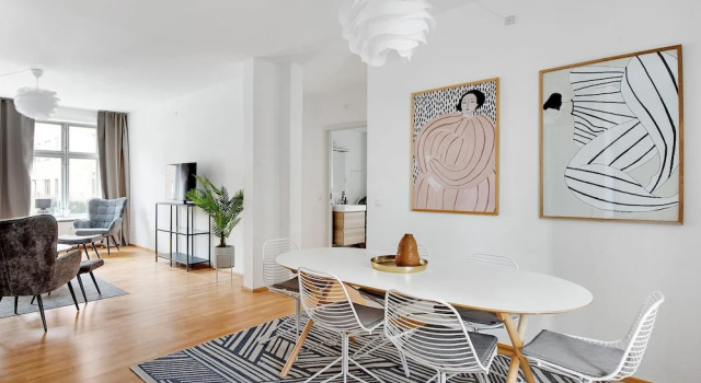 Апартаменты с 2 комнатами с балконом Constantin - Chic 2-bdr Apt With Balcony