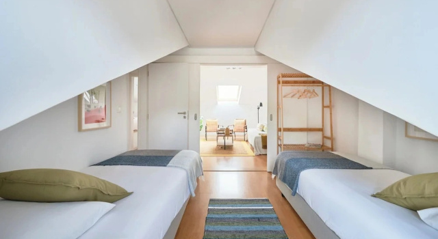 Bright Apt W Balcony, Ac, Parking, By Timecooler