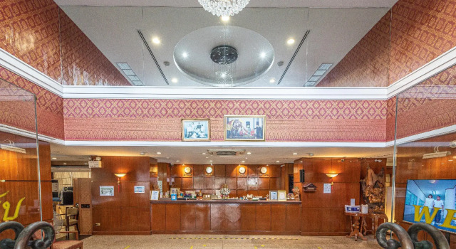 Nonthaburi Palace Hotel, Buchen Sie Hotel Nonthaburi 