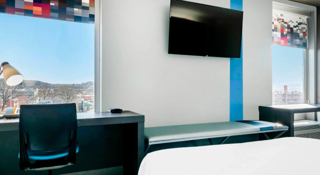 Четырёхместный номер Standard Aloft by Marriott Newport on the Levee
