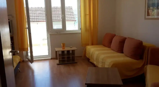 Apartment Plava Barka