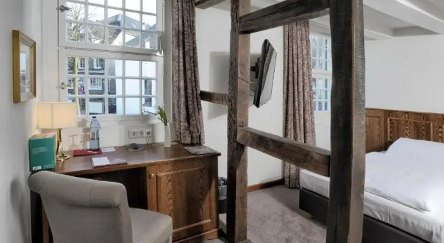 Двухместный номер Standard Hotel Gräfrather Hof