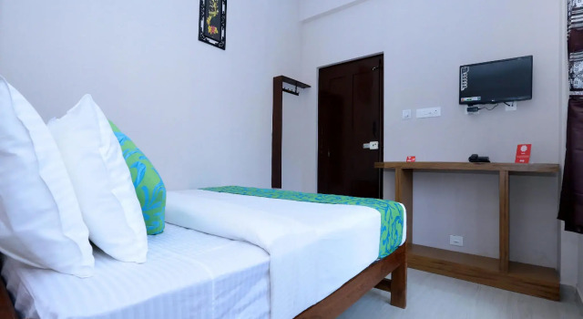 OYO 10840 Hotel Periyar Towers