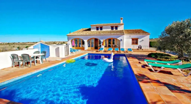 Коттедж Finca Pepa - beautiful little house in pretty grounds with lovely views in Benissa