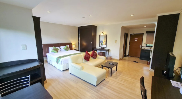 Двухместный люкс с балконом Grand Garden Hotel & Residence
