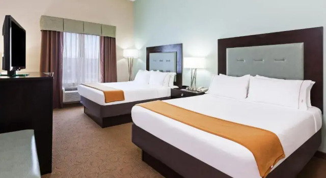 Двухместный номер Standard Holiday Inn Express Hotel & Suites Victoria by IHG