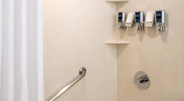 Четырёхместный номер Standard Four Points by Sheraton French Quarter