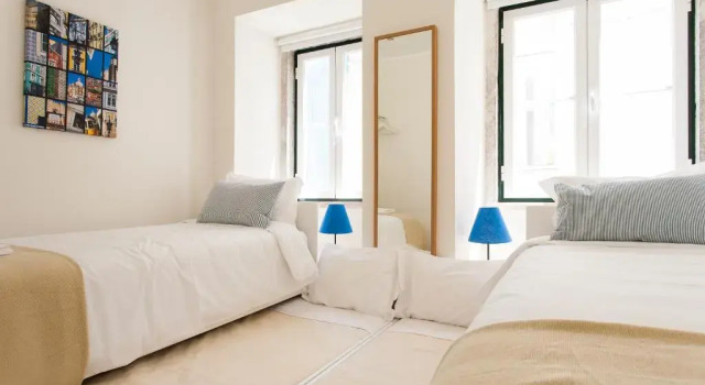 Апартаменты с 5 комнатами Central Downtown by Central Hill Apartments