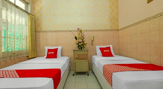Standard Twin room OYO 92454 Griya Raharja Guest House Syariah