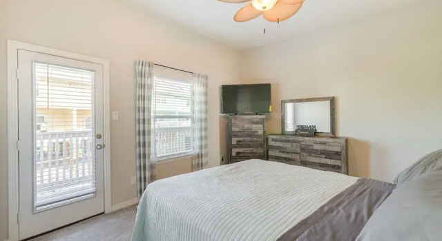 Коттедж Bay-view La Porte Home Rental: Steps to Beach!