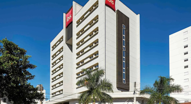 ibis Goiânia, Забронировать Отель Отели Гояния с парковкой, рядом с Zoroastro Artiaga Museum, Парковка