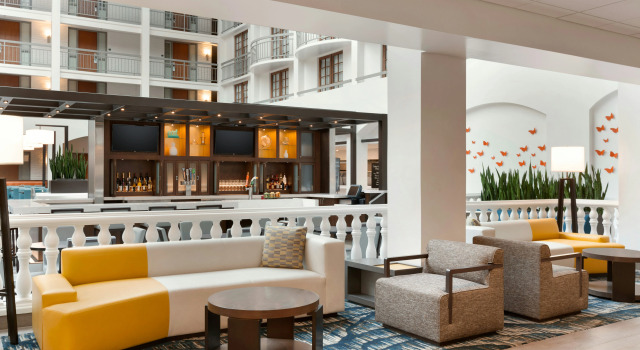 Embassy Suites San Luis Obispo, Забронировать Отель Отели Сан-Луис-Обиспо с бассейном, рядом с Гора Серро-Сан-Луис-Обиспо, Бассейн