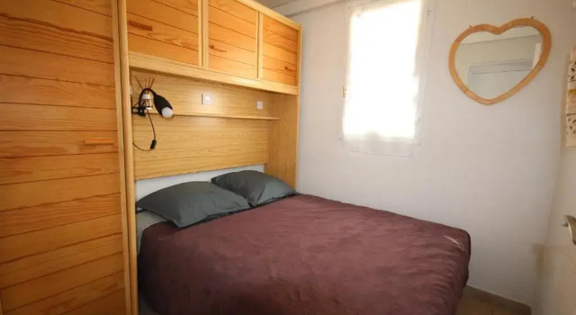 Maison d'angle climatisée dans résidence avec piscine commune , 4 couchages , 400 m de la plage de PORTIRAGNE LRJP121, Rezervovat Hotel Hotely v Canal du Midi s bazénem, Bazén