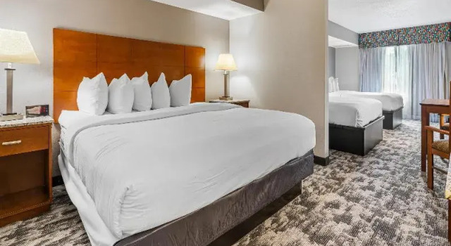 Семейный номер Standard с балконом Best Western Ambassador Inn & Suites