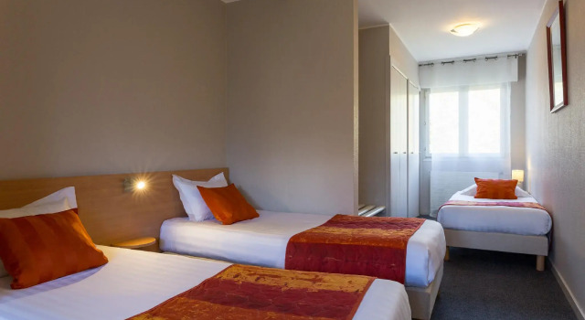 Трёхместный номер Standard The Originals City, Hôtel Villancourt, Grenoble Sud
