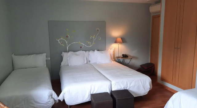 Четырёхместный номер Standard Santana Hotel Restaurante