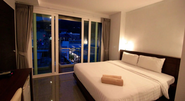 7Q Bangla Hotel, Забронировать Отель Патонг-Бич остров Пхукет