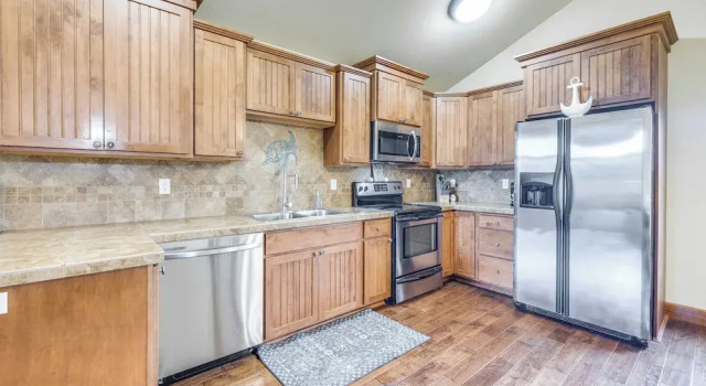 Walk to Lincoln City Beach: Townhome w/ Balconies!, Prenota Appartamento Lincoln City 