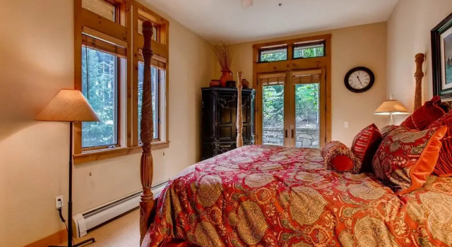 Luxury 3br Ski In-out /firepit, Pool, Sauna 3 Bedroom Condo by RedAwning, Buchen Sie Ferienwohnung Keystone Roosevelt National Forest
