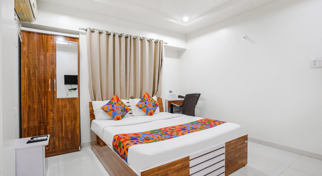 Номер Deluxe Fabhotel Omkar Executive