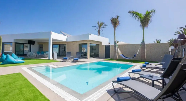 Вилла Sea Breeze Villas Lapa and Claca