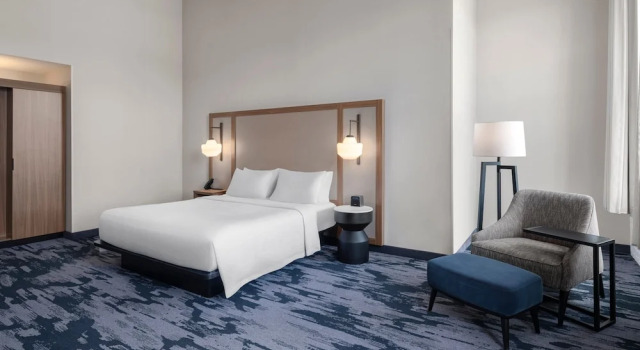 Двухместный люкс Fairfield Inn & Suites Madison Historic Eagle Cotton Mill